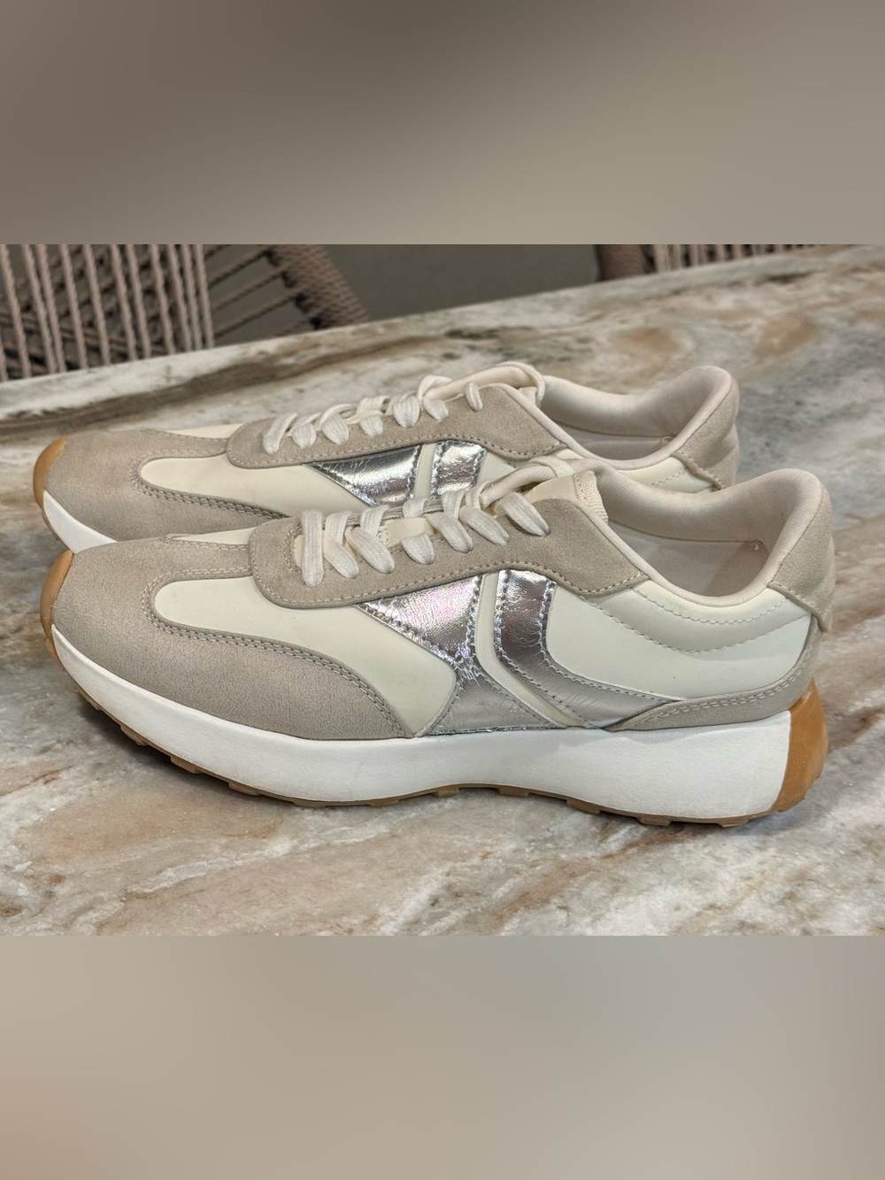 Women’s STEVE MADDEN Kendrix taupe & silver athletic jogger sneakers- Size 8 - Picture 2 of 11